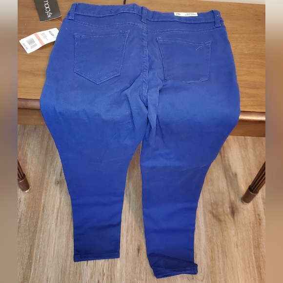 NWT Junior's William Rast jeans - Picture 2 of 5